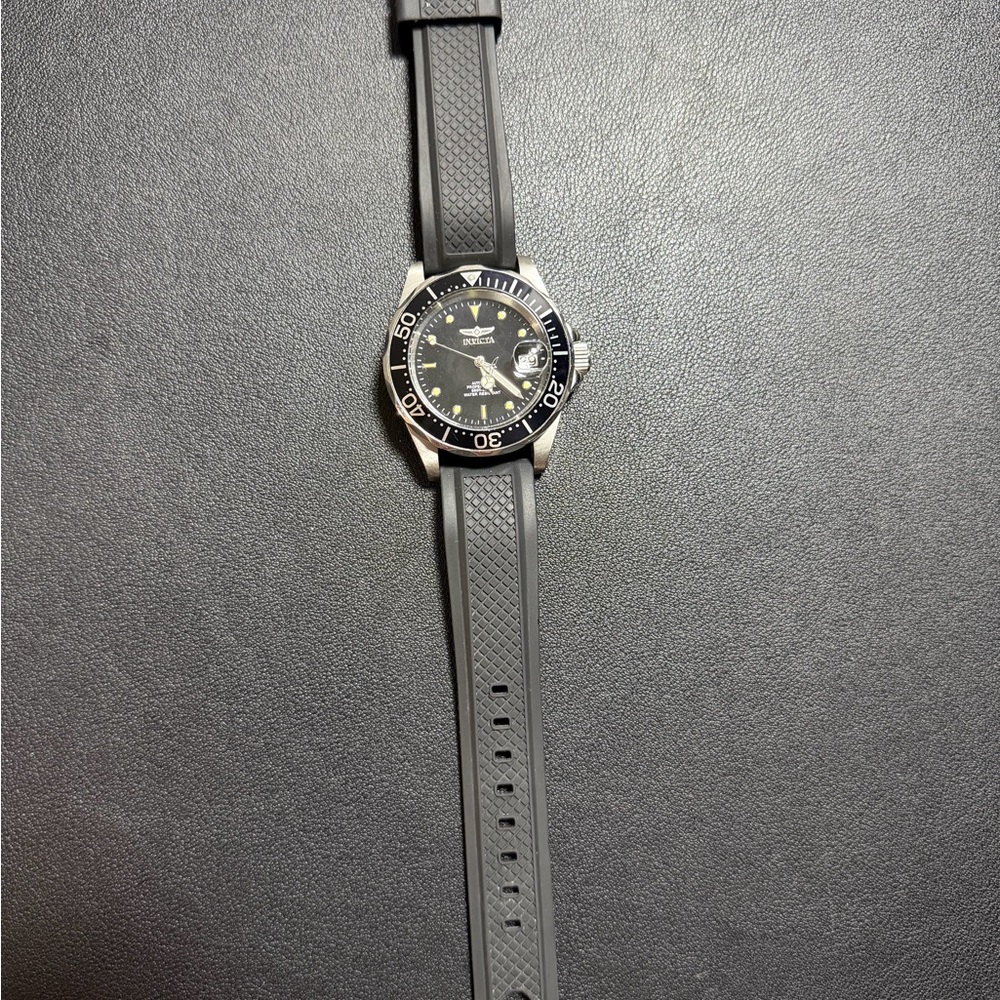 Men’s pro diver watch black dial black rubber strap